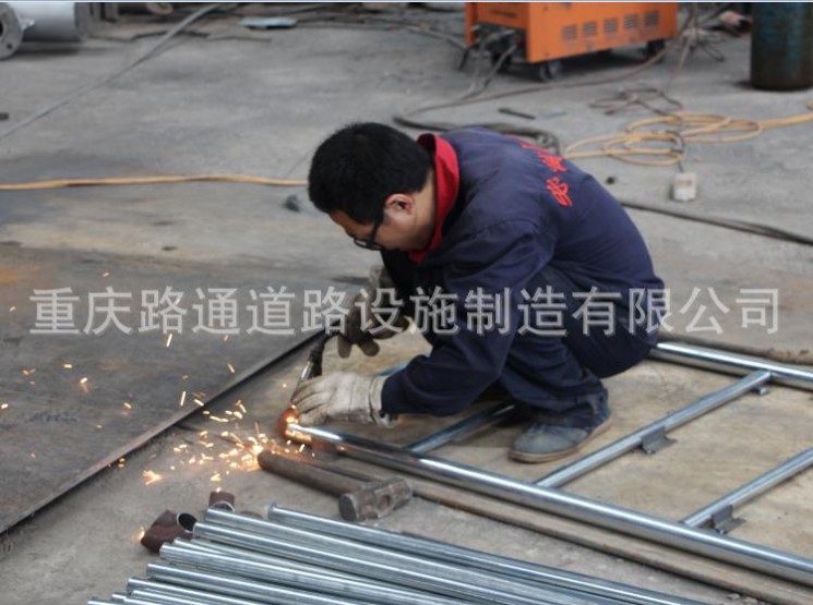 長期供應交通設施 鐵馬護欄價格優惠 公路施工圍欄